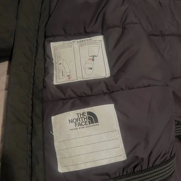 North Face Boys black dryvent ski jacket. Excellent used condition. Size 12. - Picture 7 of 7
